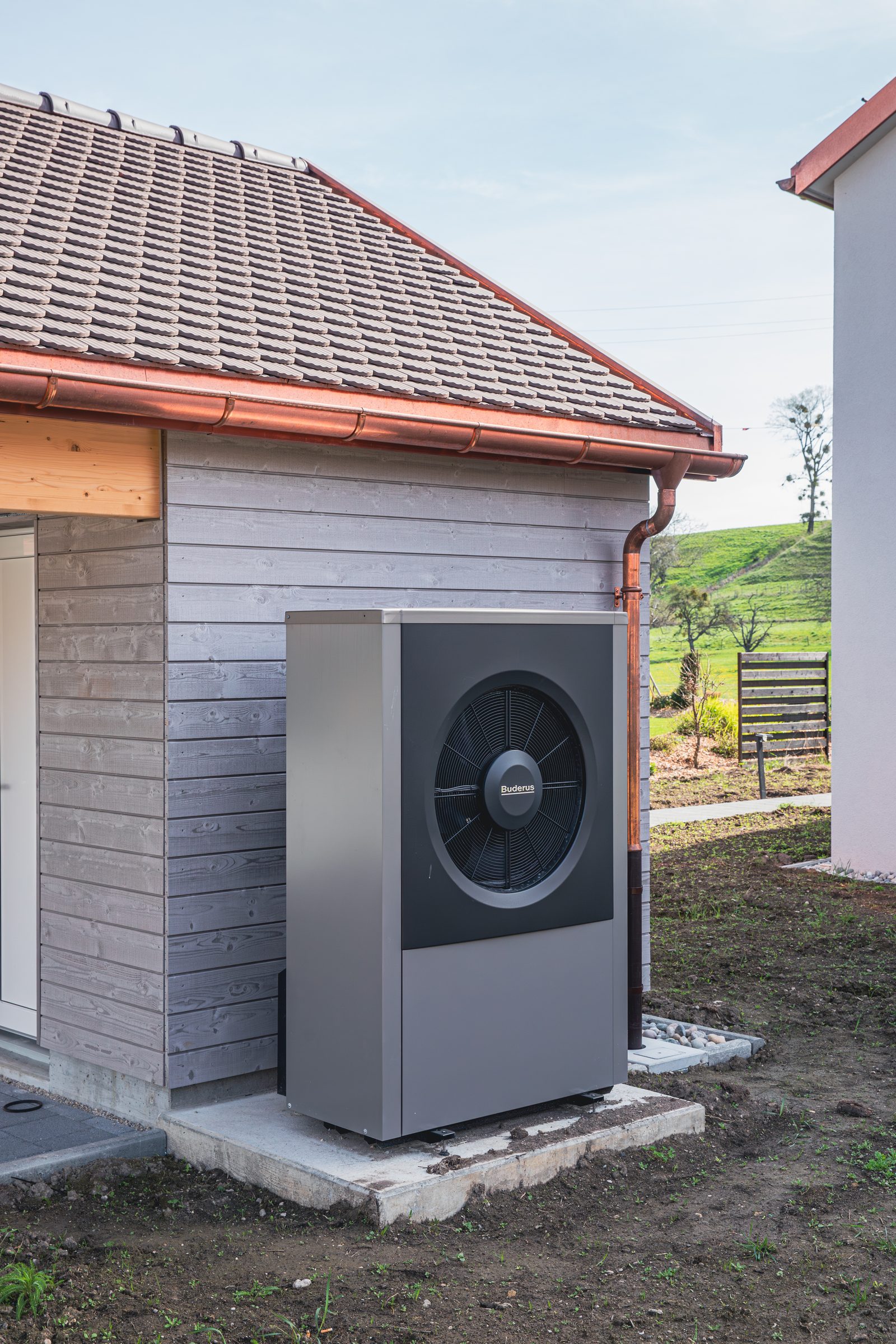 Pompe à chaleur air-eau installée par CEDEQ